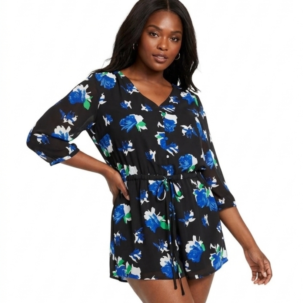 LILA Rose Floral Romper NWT 😍